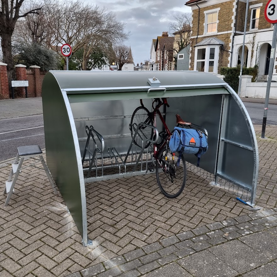 Public bike outlet storage