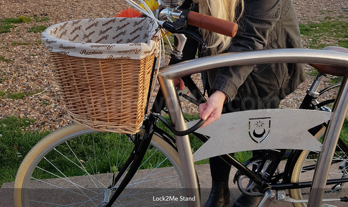 Lock to Me Bike Stand with horizontal security bar